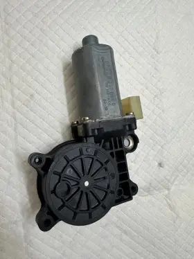 143-xxx Bmw 2000-05 3-series Rear Right Passenger Side Door Power Window Motor Oem 17/1