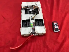 61359352861 Bmw F22 F30 F32 F36 F80 F82 Fem Electronic Body Control Module With Key Fob Oem