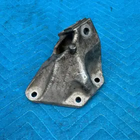 Bmw 6777622 2012 2017 650i Xdrive 4.4 N63 Right Engine Mount Bracket Oem 2211677762201