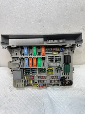 6906622-04 Bmw 2006 325i Power Distribution Fuse Relay Box Oem