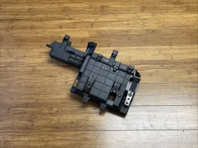 7856807 Bmw 2017-2022 F90 M5 F91 F92 F93 M8 Right Engine Control Module Bracket Oem