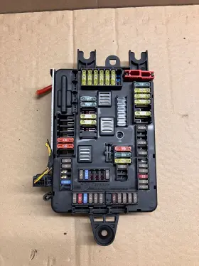 9261112 Bmw 12-18 335i 320i 328i F30 Rear Trunk Fuse Relay Control Module Box
