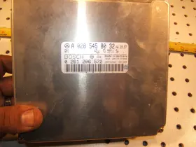 0261206572 Bosch / Mercedes 261 206 572 W202 2000 C230 Kompressor Under Hood Hw Ecu 1 Computer