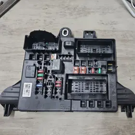 Cadillac 23175681 02 2013-2019 Xts Relay Junction Fuse Box Trunk Unit Oem 23175681 02