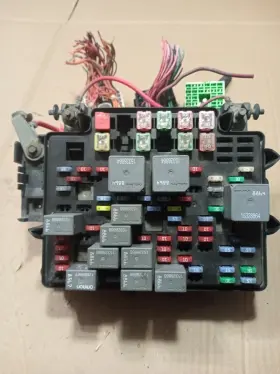 1511561502 Chevrolet 15115615 Silverado 2003-2005 Fuse Box Relay Unit Module 841 11a1 B4 #3