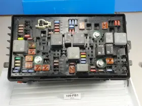 Oem109fb1 Chevrolet 22892001 02 2013 Malibu Fusebox Fuse Box Relay Module