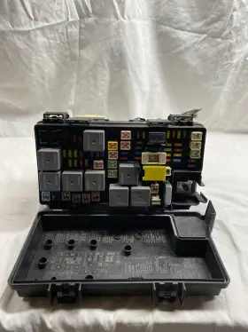 Ka225202f8 Dodge 2007-2011 Nitro 3.7l Auto Oem Fuse Box Engine Bay Totally Integrated Power
