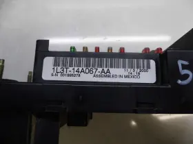 1l3t-14a067-aa Ford 99-2003 F150 Expedition Engine Fuse Box #2