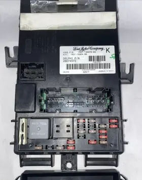 7r3t-14b476-bg Ford 2007 Mustang Coupe Body Control Module Relay Fuse Box #2