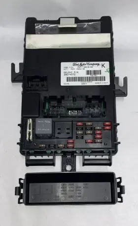 7r3t-14b476-bg Ford 2007 Mustang Coupe Body Control Module Relay Fuse Box