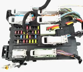 Dv6t-14a073-ge Ford 2013 2014 Focus Body Chassis Control Module Fuse Box Oem E65