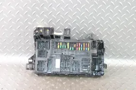 Jr3t15604hfh Ford 18-20 Mustang Dmg Multifunction Fuse Relay Power Distribution Box Housing