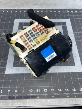 95400-3d300 Hyundai 2002 2005 Sonata Fuse Box With Time And Alarm Theft Lock Module