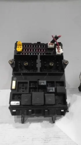 05019815ae Jeep Used Body Control Module Fits 2002 Grand Cherokee Bcm Lh Dash