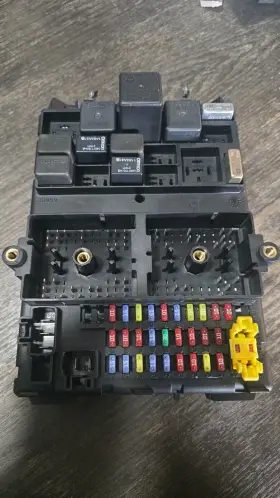 56050231ah Jeep 56050231 Grand Cherokee Wj 2004 04 Body Control Module Bcm Fuse Box #3