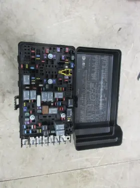 68370551 Jeep/plymouth Truck 2019-2020 Wrangler Jl Oem Fuse Block Power Distribution Center