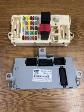 245787 Maserati 2003-2013 Quattroporte Front Fuse Block Box And Body Control Module Oem