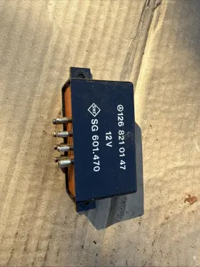 126-821-01-47 Mercedes-benz Heated Seat Control Relay Module Unit 86-91 300e 420sel 560sec W126 V3