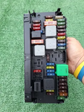 2045454701 Mercedes-benz 08-14 W204 C300 C350 Front Sam Module Fuse Box Relay Block 2008-2014