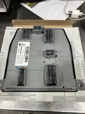 333-03 Mercedes-benz 2017-2019 E300 W213 E-class Bcm Sam Body Control Module Oem