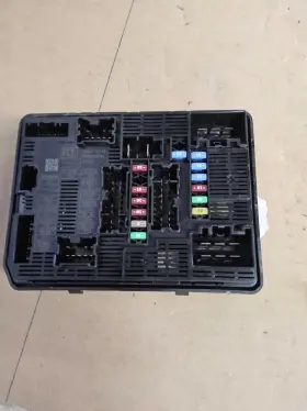 284b76ta1b Nissan 22 23 24 25 Pathfinder Engine Fuse Box Id#