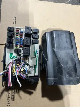 284b7cd016 Nissan 2007 08 350z Convertible Auto Ipdm Fuse Relay Box Under Hood