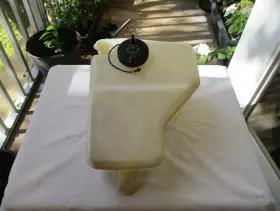 98-11lincoln Oem 7-652-678 Town Car Windshield Wiper Water Reservoir Tank With Pump