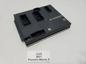 7pp907064km Porsche 10-18 Oem Macan 95b Cayenne Panamera Front Body Control Module Bcm Unit