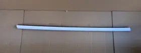 162116500b Tesla 20-24 Model Y Front Right Door Window Belt Molding Oem