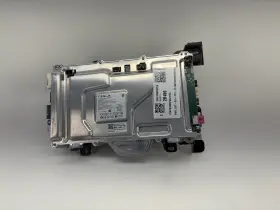 1684435-00-e Tesla 2023 Model Y Car Computer