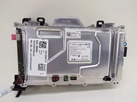 1684435-00-g Tesla Model Y Service Car Computer