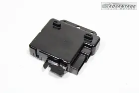 1755200-00-b Tesla 2017-2023 Model 3 Rear Center Console Usb Hub Charger Module Unit Oem