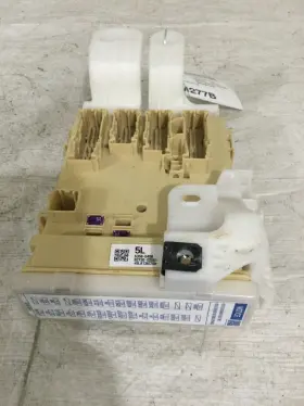82730-02g61 Toyota 2017 Corolla Junction Box With Multiplex Network Module Oem