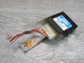 82810-17020 Toyota 03-05 Mr2 Spyder Zzw30l Drl Daytime Running Light Relay Module Unit Oem