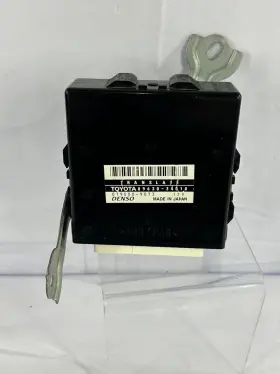 89630-34010 Toyota 2001-2003 Sequoia Translate Abs Skid Computer Module Oem