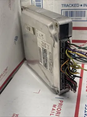 89661-35390 Toyota 1990 90 4runner 3.0l A/t 4x2 Engine Control Module Oem Part #3