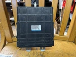 Oem Ecm/pcm/engine/motor Brain Box Mitsu Montero Sport 01 MR560350. Fixed Price $75.00.